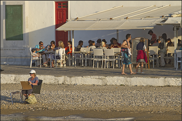 Restaurants on the beach in Mykonos Town Restaurants on the beach in Mykonos Town