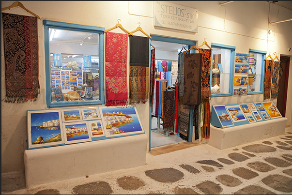 Craft shops in the alleys of the historic center