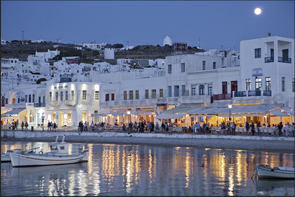 Restaurants on the seafront in Mykonos town