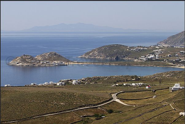 South coast. The isthmus that divides Kalapati Bay (bottom) with Aghia Anna Bay South coast. The isthmus that divides Kalapati Bay (bottom) with Aghia Anna Bay