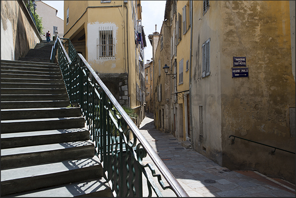 Rue Tracastel, stairs leading to the cathedral of Notre Dame du Puy de Grasse Rue Tracastel, stairs leading to the cathedral of Notre Dame du Puy de Grasse
