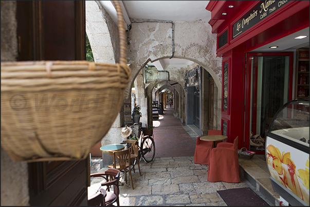 The arcade in Aux Aires square The arcade in Aux Aires square