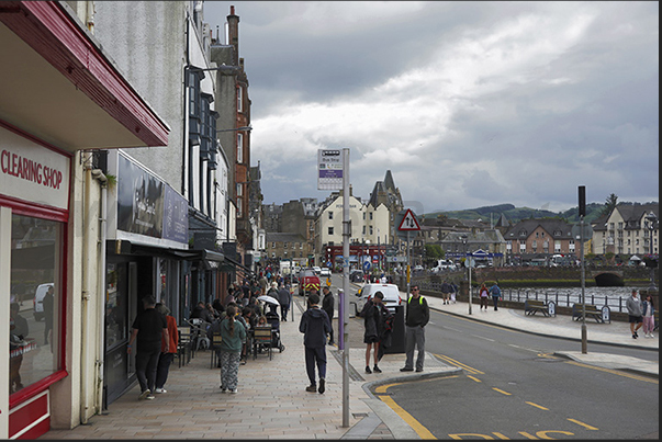 Pubs, restaurants and shops on Oban seafront Pubs, restaurants and shops on Oban seafront