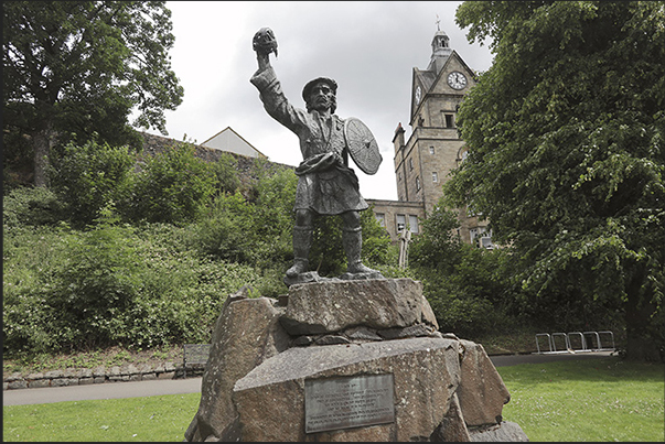 Stirling. Statue of Rob Roy Mac Gregor, scottish hero called the Robin Hood of Scotland Stirling. Statue of Rob Roy Mac Gregor, scottish hero called the Robin Hood of Scotland