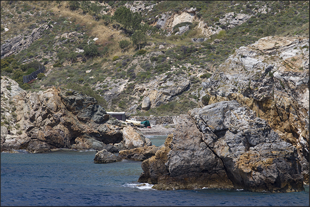 The rocky east coast and the rocks of Kommeno The rocky east coast and the rocks of Kommeno