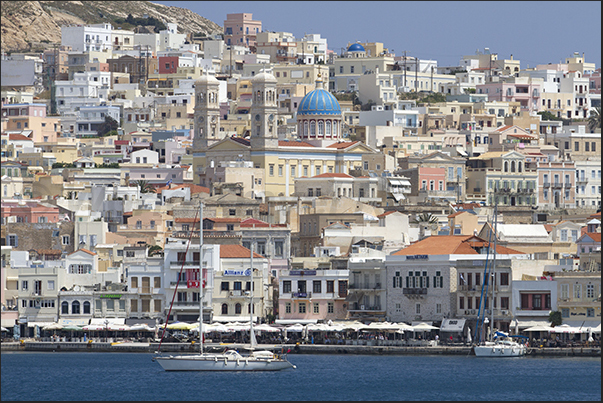Ermoupoli, the capital of the island and the point of arrival and departure of the ferries. Ermoupoli, the capital of the island and the point of arrival and departure of the ferries.