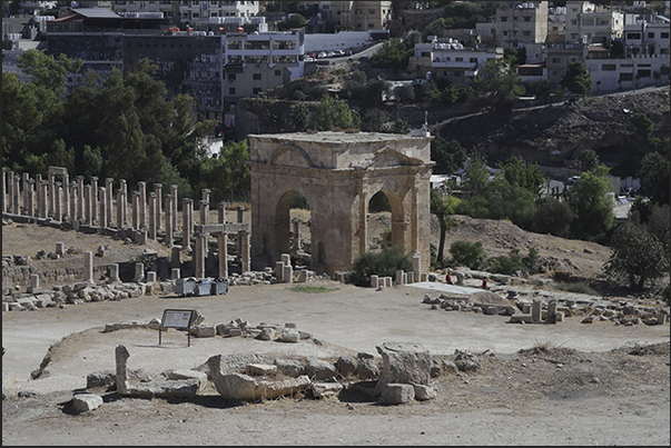 The tetrapylon to the north, a cubic construction with four gates, each facing the streets that made up the crossroads The tetrapylon to the north, a cubic construction with four gates, each facing the streets that made up the crossroads