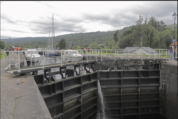Lock along the canal linking the lochs of Oich and Ness