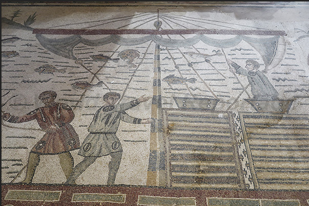 Corridor of the Great Hunt, fishermen on a boat at sea with the most common types of fish caught at the time