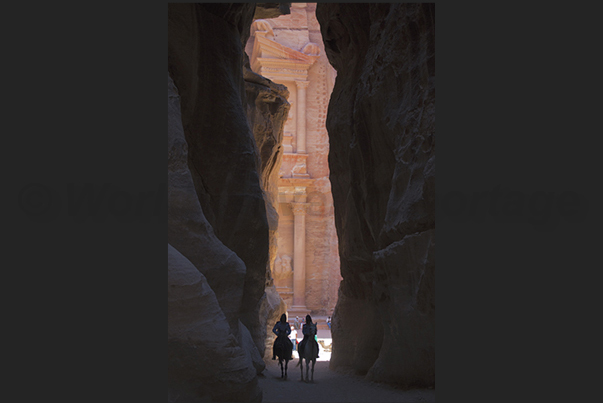 El-Khasneh Temple, reveals itself to the visitor gradually, revealing more details the closer you get to the exit from the canyon El-Khasneh Temple, reveals itself to the visitor gradually, revealing more details the closer you get to the exit from the canyon