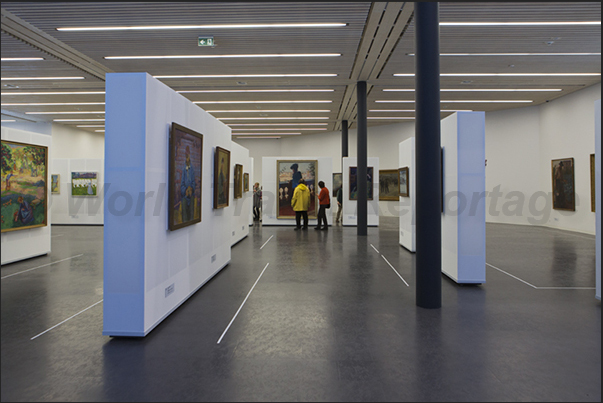 The halls of the Foundation Pierre Arnaud offer a valuable cultural moment after a day of skiing The halls of the Foundation Pierre Arnaud offer a valuable cultural moment after a day of skiing