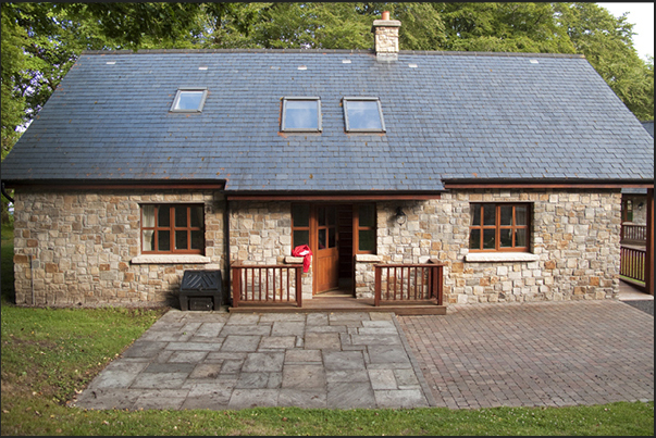 Lodge of the school of Mount Falcon Estate near the town of Ballina