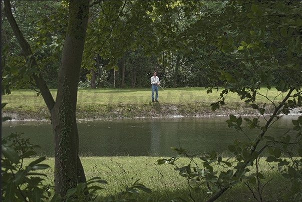 All schools of fishing, are in natural environments very nice with a relaxing atmosphere and in the midst of the nature All schools of fishing, are in natural environments very nice with a relaxing atmosphere and in the midst of the nature