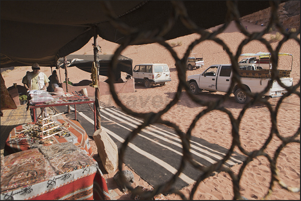 A Bedouins tent where you can taste the herbal teas and buy some souvenirs A Bedouins tent where you can taste the herbal teas and buy some souvenirs