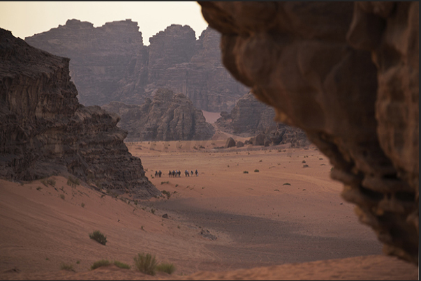 At sunset, the desert begins to be colored red. A red that amazes and fascinates visitors