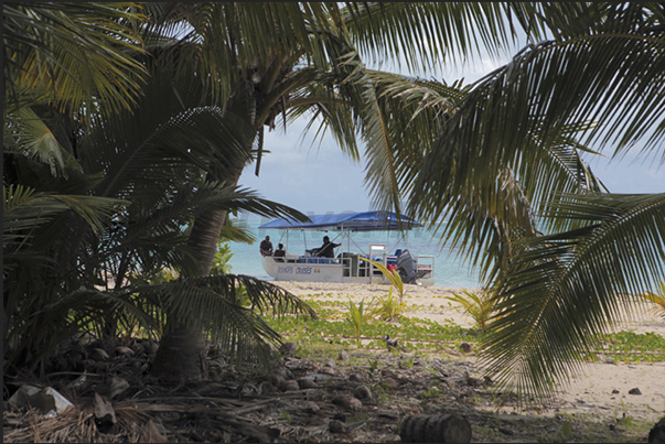 The uninhabited island of Moturakau located inside the lagoon in the south lagoon near the island of Rapota The uninhabited island of Moturakau located inside the lagoon in the south lagoon near the island of Rapota
