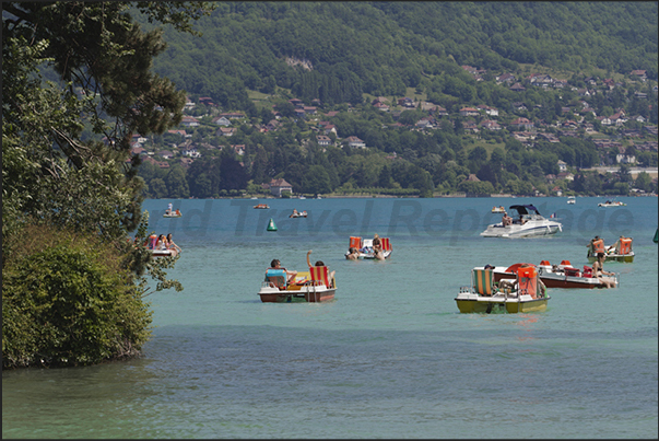 The lakefront of Annecy town The lakefront of Annecy town