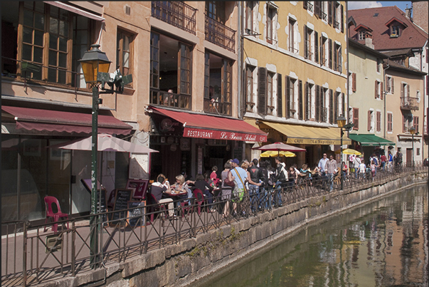 The canals that cross the Annecy, justifying the nickname of Venice of Alps The canals that cross the Annecy, justifying the nickname of Venice of Alps