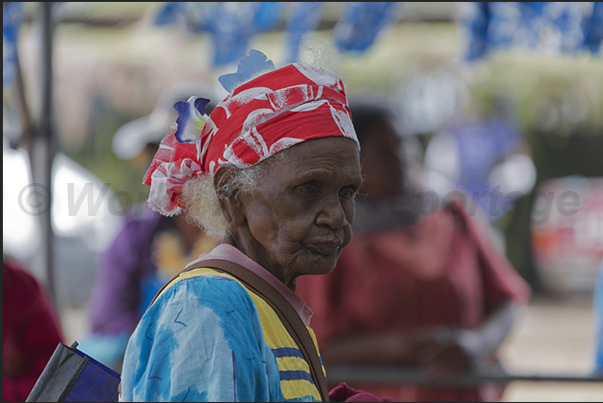 Woman in the village of Roh