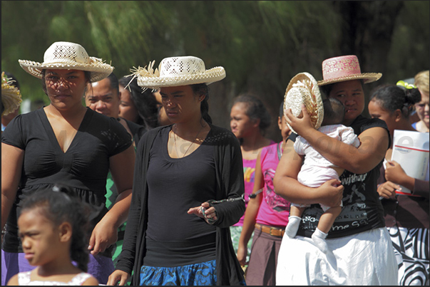 Sunday. The population is along the roads near the churches in town. A opportunity for women to show off their best hats Sunday. The population is along the roads near the churches in town. A opportunity for women to show off their best hats