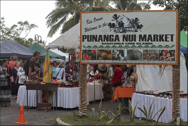 Punanga Nui Saturday Market, takes place in the capital Avarua.The most important market in the archipelago