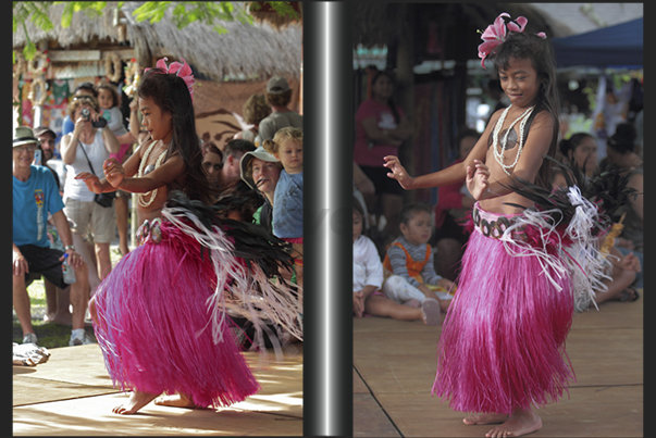 Punanga Nui market, it is also time to party with performances of traditional music and dance performed in the square Punanga Nui market, it is also time to party with performances of traditional music and dance performed in the square