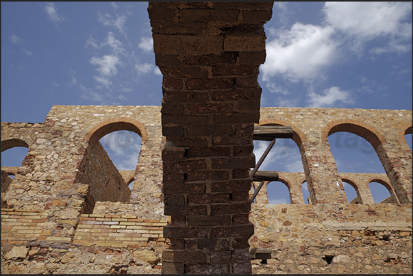 Nebida. The ruins of the Lamarmora laundry. In these structures, over to wash the minerals, there was also the selection of minerals