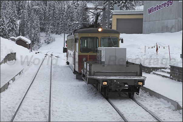 The railway station with double track that allows the passage of trains on a railway a single-track The railway station with double track that allows the passage of trains on a railway a single-track