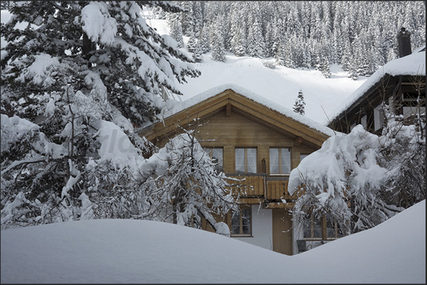 Murren wakes up in the morning to a new day of skiing