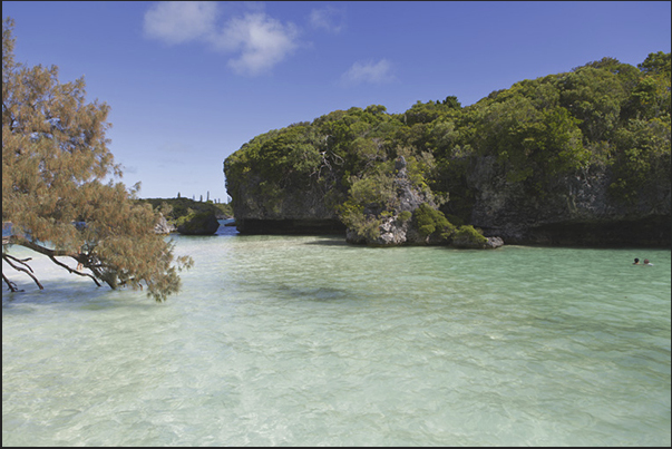 Kanuméra Bay (south-west coast) Kanuméra Bay (south-west coast)