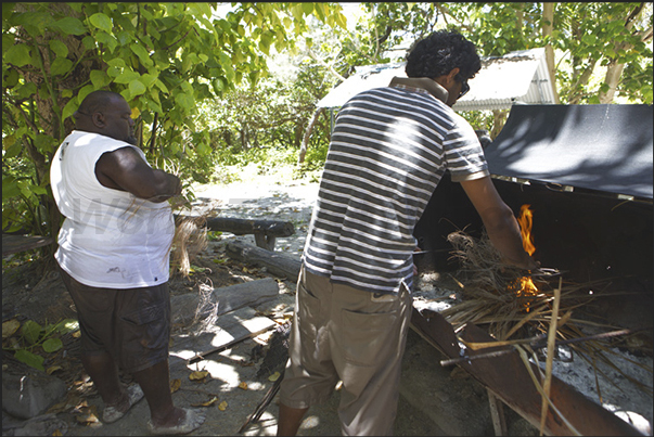 Barbecue on Nokanhui Island Barbecue on Nokanhui Island