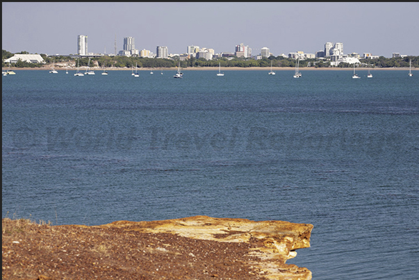 Darwin skyline, seen by Fanni Bay (on the west of the town) Darwin skyline, seen by Fanni Bay (on the west of the town)