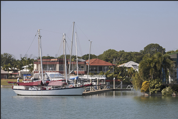 Homes on the marina at Cullen Bay (side west of the town) Homes on the marina at Cullen Bay (side west of the town)