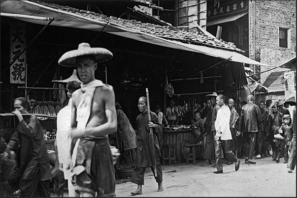 The market of Canton (Guangzhou)