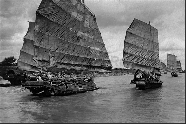 Junks, traditional Chinese boats Junks, traditional Chinese boats