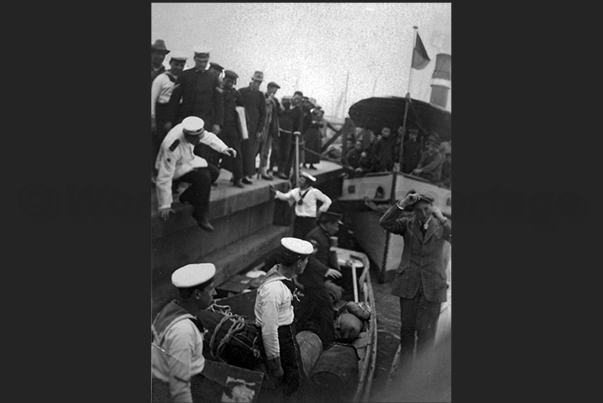 Boarding of Italian seamen on the ship Marco Polo. Port of Nanjing Boarding of Italian seamen on the ship Marco Polo. Port of Nanjing