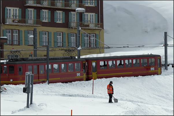 Kleine Scheidegg. The train that goes up to the Jungfraujoch, the highest train station in Europe (3454 m) Kleine Scheidegg. The train that goes up to the Jungfraujoch, the highest train station in Europe (3454 m)