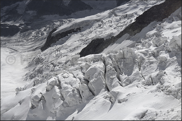 From the windows of the intermediate stations along the tunnel, there is the view of the glacier on the north face of the Eiger From the windows of the intermediate stations along the tunnel, there is the view of the glacier on the north face of the Eiger