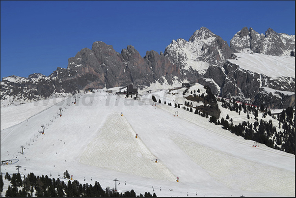Connection to the ski slopes of Plan de Gralba Connection to the ski slopes of Plan de Gralba