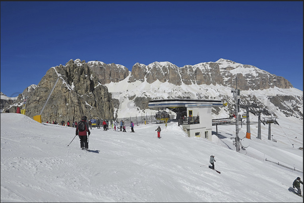 Connection between Pordoi Pass and the town of Arabba