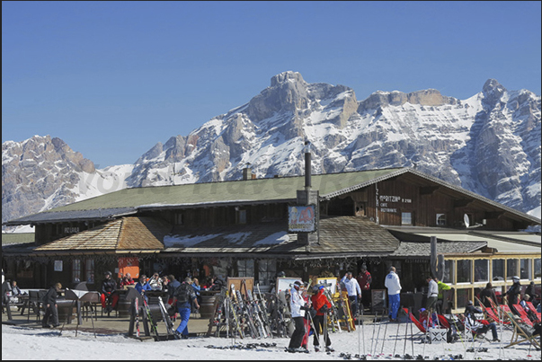 Ski area connection in Val Badia. A small deviation above Corvara to see new panoramas Ski area connection in Val Badia. A small deviation above Corvara to see new panoramas