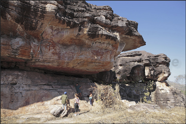 Gumbalanya (Oenpelli). Rock paintings on the Injalak Hill Gumbalanya (Oenpelli). Rock paintings on the Injalak Hill