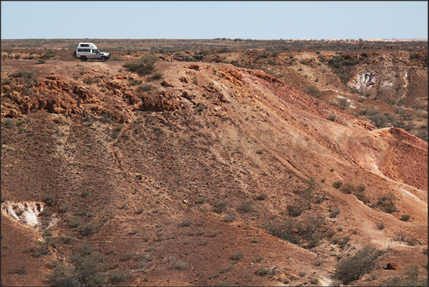 Departure for the Painted desert, on the road to Odnadatta Station