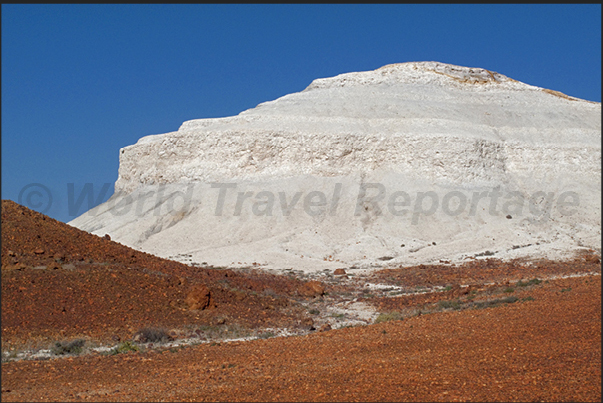 Orange, red, yellow and withe are the colors of the Painted Desert