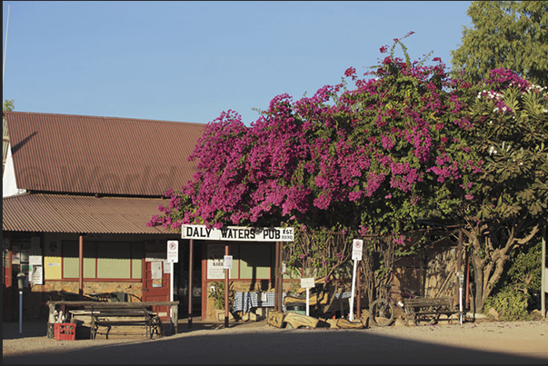 Daly Waters Pub, meeting point of the aviators during World War II stopped here to refuel during transfers from coast to coast