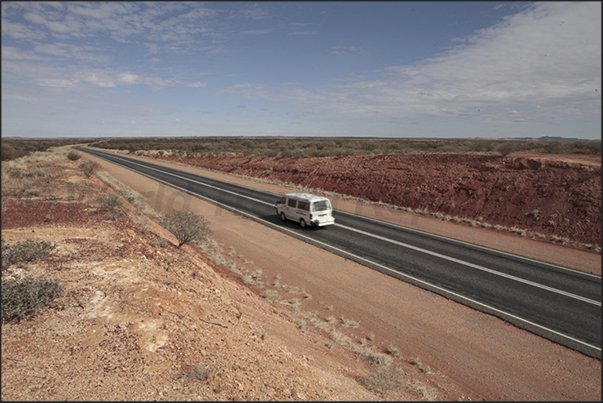 Stuart Highway, the only road that crosses vertically Australia from Darwin to Adelaide Stuart Highway, the only road that crosses vertically Australia from Darwin to Adelaide