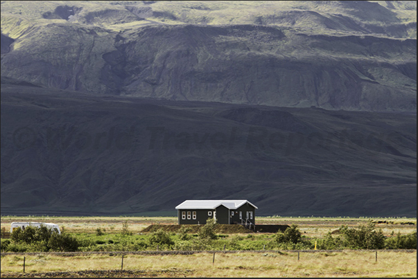 An isolated house at the base of Tindfjoll Glacier