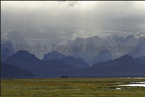 The valley leading to Tindfjoll Glacier