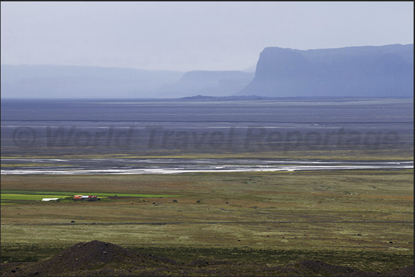 The Great Plains in the glaciers of Hvannadals and Fialstarom