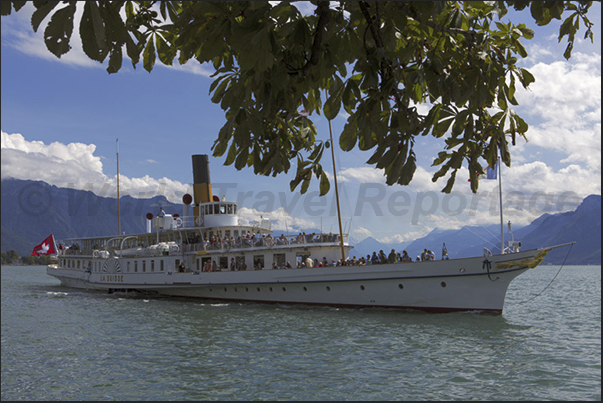 The fleet of wheel steamboats of Lake Geneva is the largest in the world still in navigation